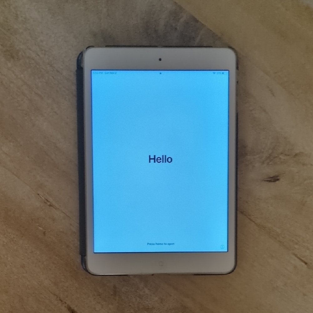 Apple iPad Mini 2 - With Smart Cover